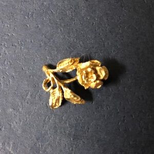 14k gold rose pendant